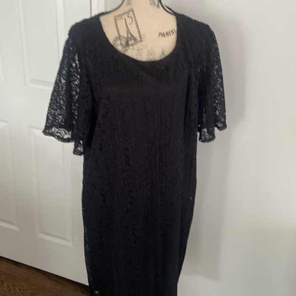 Haptics Black Lace Dress - Picture 4 of 10